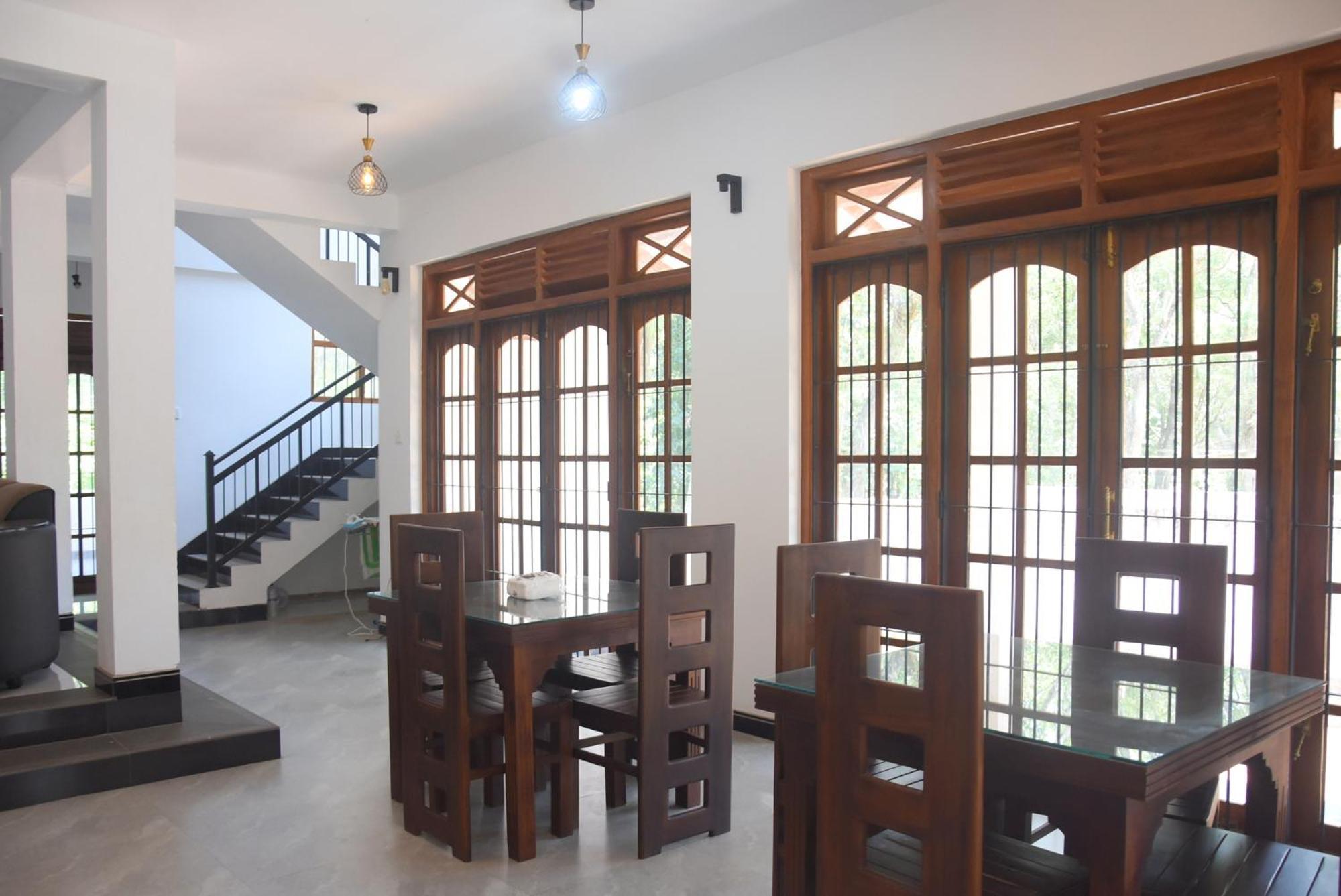 Silverline Guest House Anuradhapura Ngoại thất bức ảnh