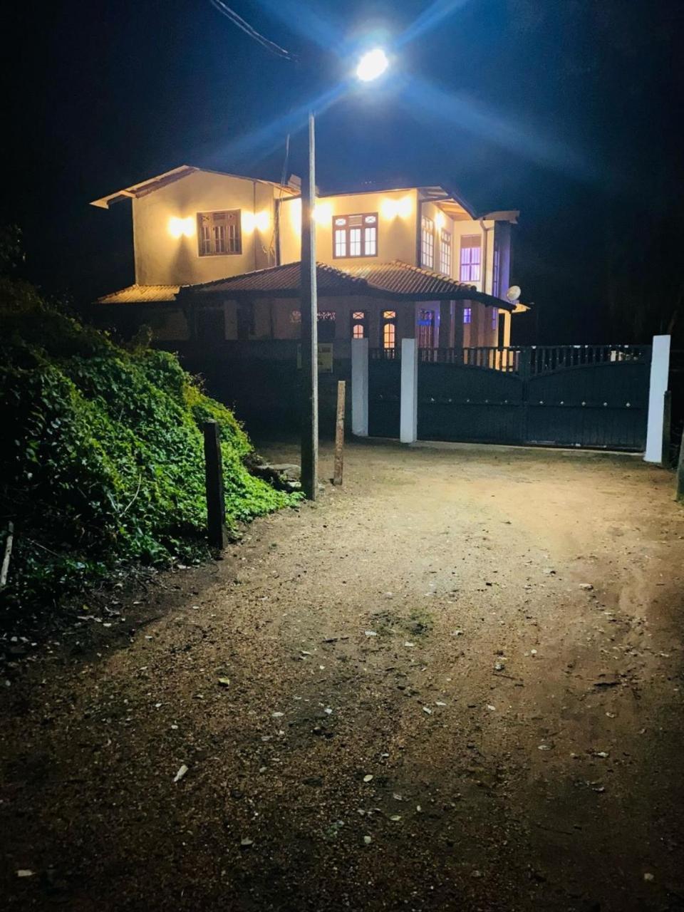 Silverline Guest House Anuradhapura Ngoại thất bức ảnh