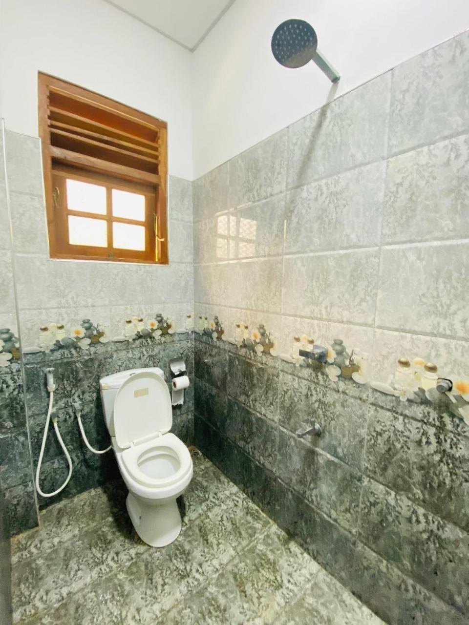 Silverline Guest House Anuradhapura Phòng bức ảnh