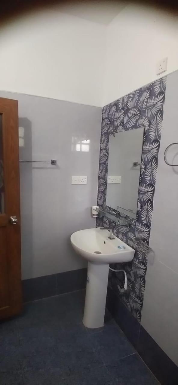 Silverline Guest House Anuradhapura Ngoại thất bức ảnh
